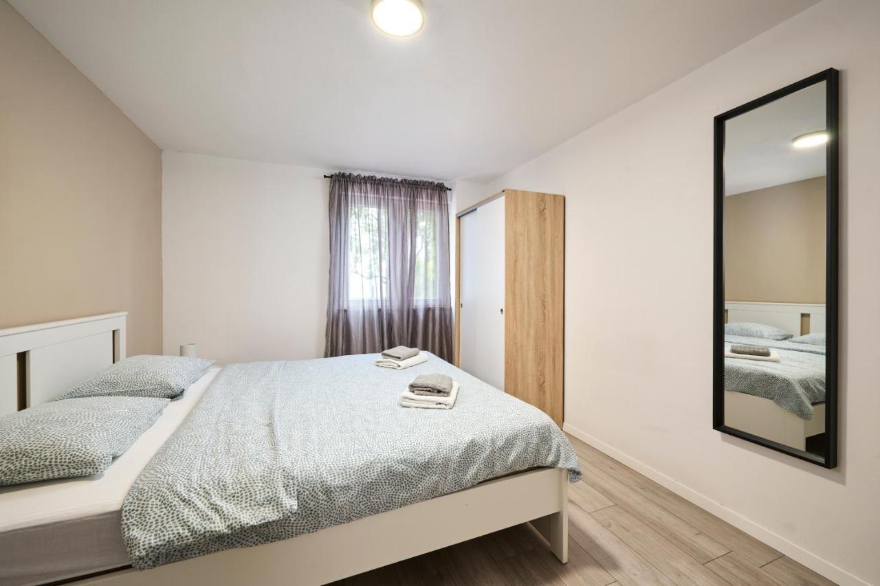 Lina Apartments Umag Exterior foto